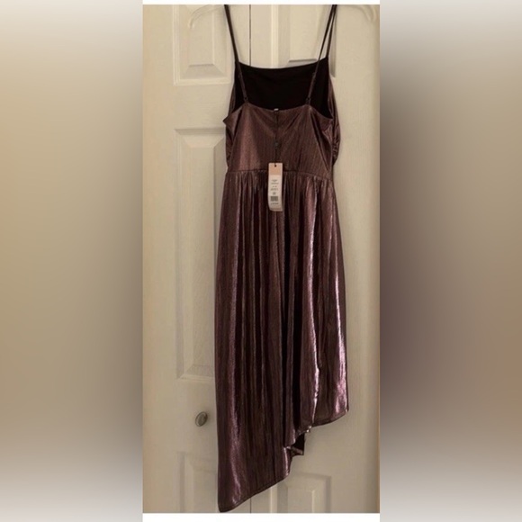 Woman’s Bcbg metallic strapless asymmetrical dress rose gold size XS bodycon - Picture 9 of 9